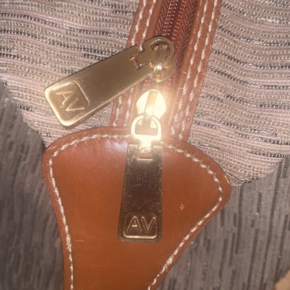 Adrienne Vittadini Large Duffle Travel bag - Picture 6 of 17